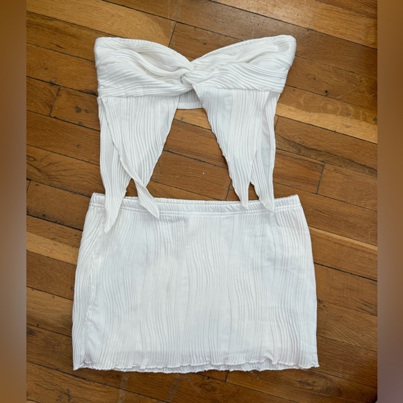 Women’s White Ribbed Cropped Two-Piece Skirt Set - Picture 1 of 8